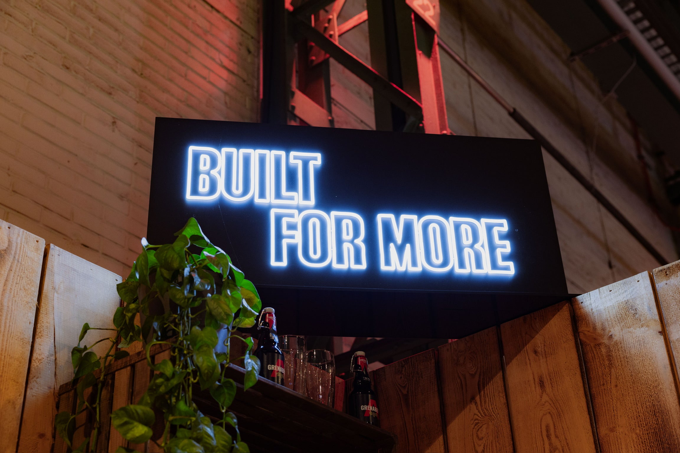 custom_neon_sign_in_cool_white_for_a_brand_activation